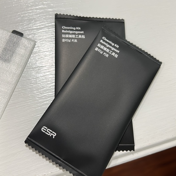 Tempered glass screen protector - Picture 4 of 5